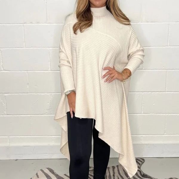 Damer Oversized Stickad tröja med asymmetrisk fåll Mirla-Eva Jonsson