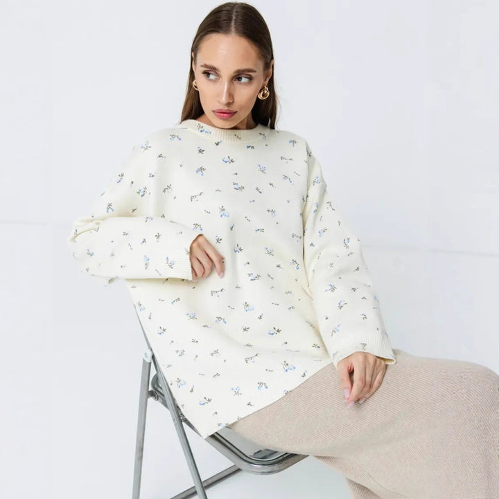 Damer Oversized Stickad tröja med blommiga accenter och lös passform Mirla-Eva Jonsson