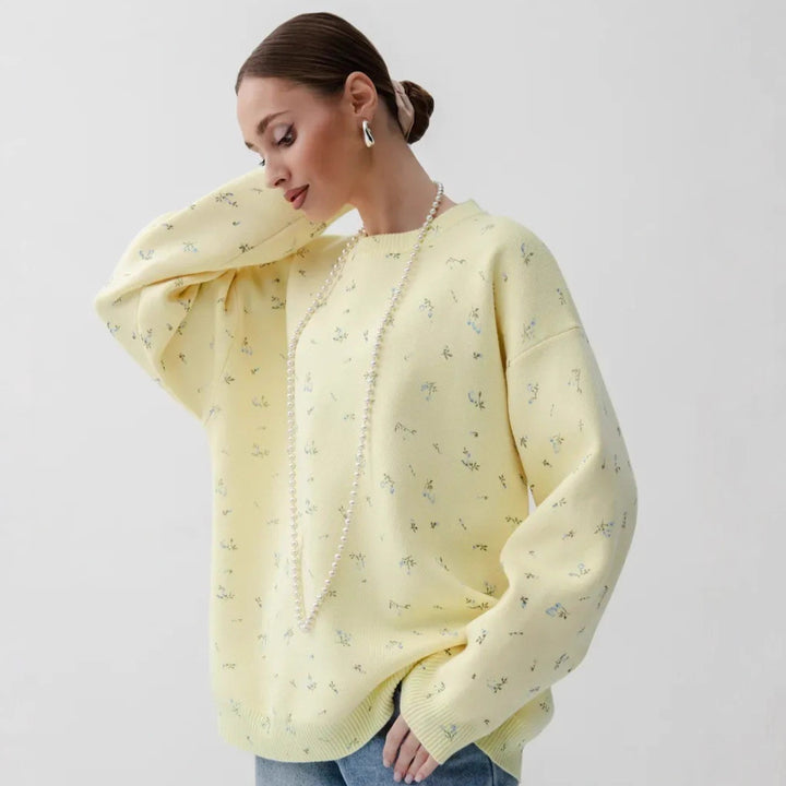 Damer Oversized Stickad tröja med blommiga accenter och lös passform Mirla-Eva Jonsson