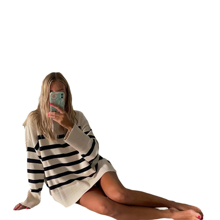 Damer Oversized Stickad tröja med hög krage och trendigt randigt mönster Mirla-Eva Jonsson