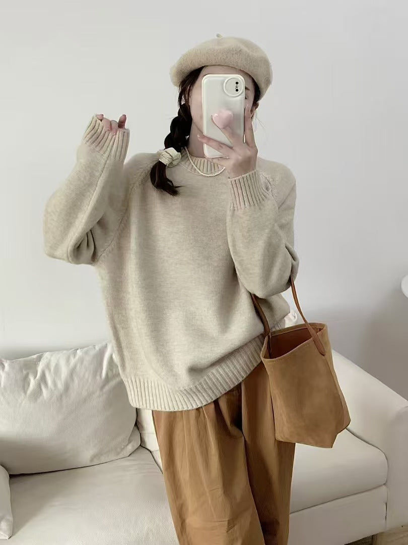 Damer Oversized Stickad tröja med vid skärning och mjukt flödande material Mirla-Eva Jonsson