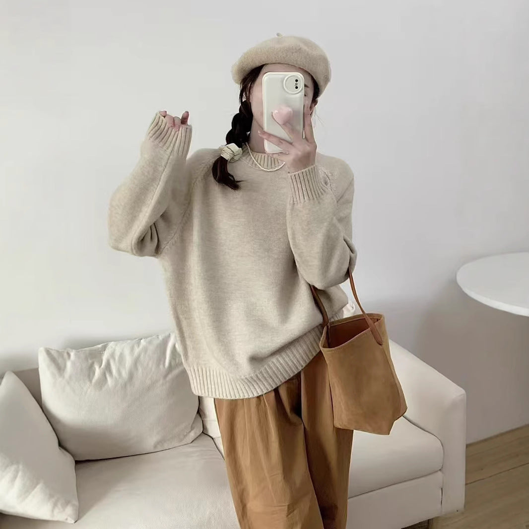 Damer Oversized Stickad tröja med vid skärning och mjukt flödande material Mirla-Eva Jonsson