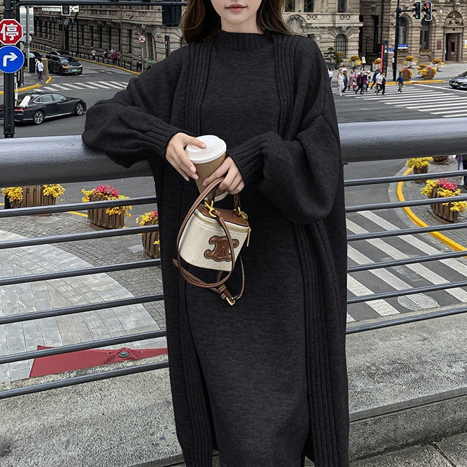 Damer Oversized Stickklänning med hög krage och öppna ärmar Mirla-Eva Jonsson