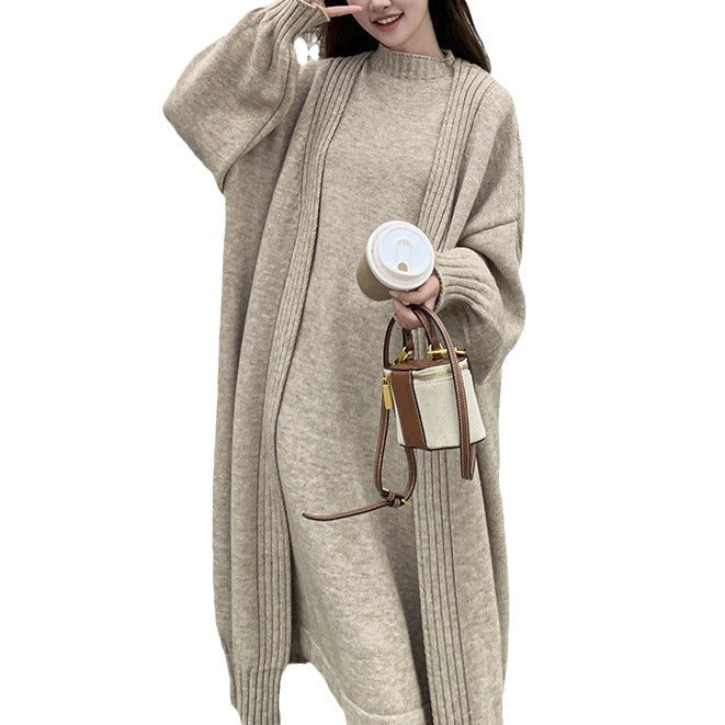 Damer Oversized Stickklänning med hög krage och öppna ärmar Mirla-Eva Jonsson