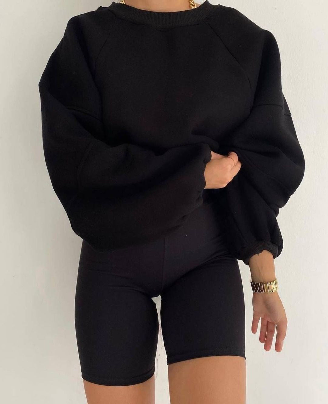 Damer Oversized Sweatshirt med Voluminösa Ärmar Mirla-Eva Jonsson