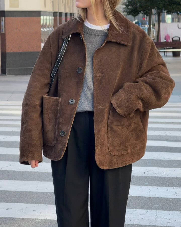 Damer Oversized Teddyjacka med knappstängning och stora fickor Mirla-Eva Jonsson