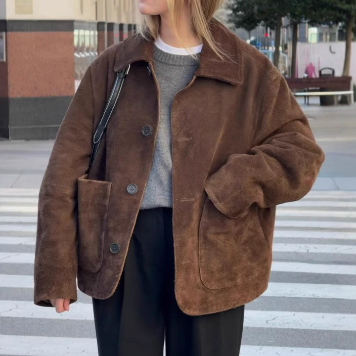 Damer Oversized Teddyjacka med knappstängning och stora fickor Mirla-Eva Jonsson