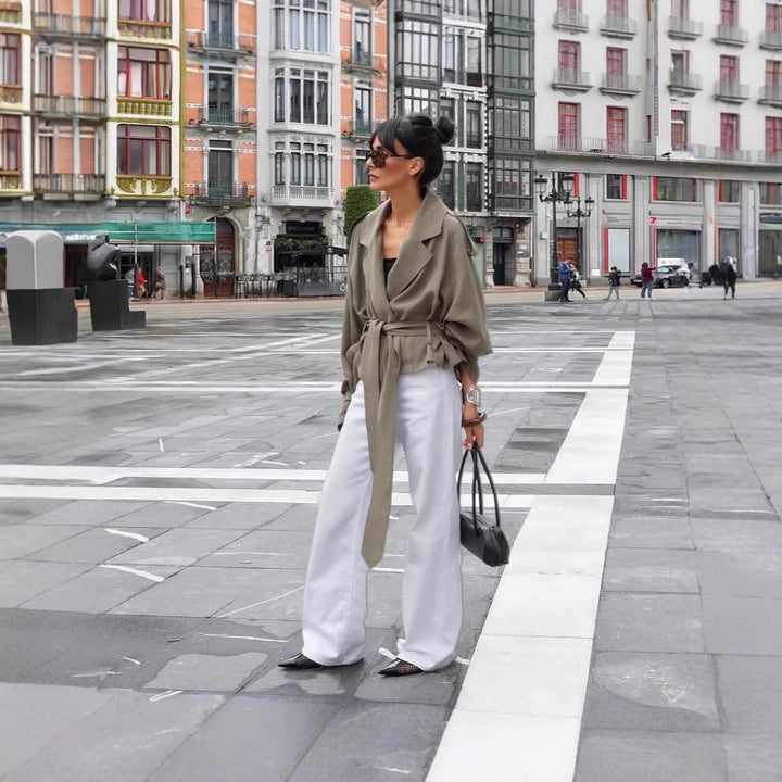 Damer Oversized Trenchcoat med figursydd bälte och voluminösa ärmar Mirla-Eva Jonsson