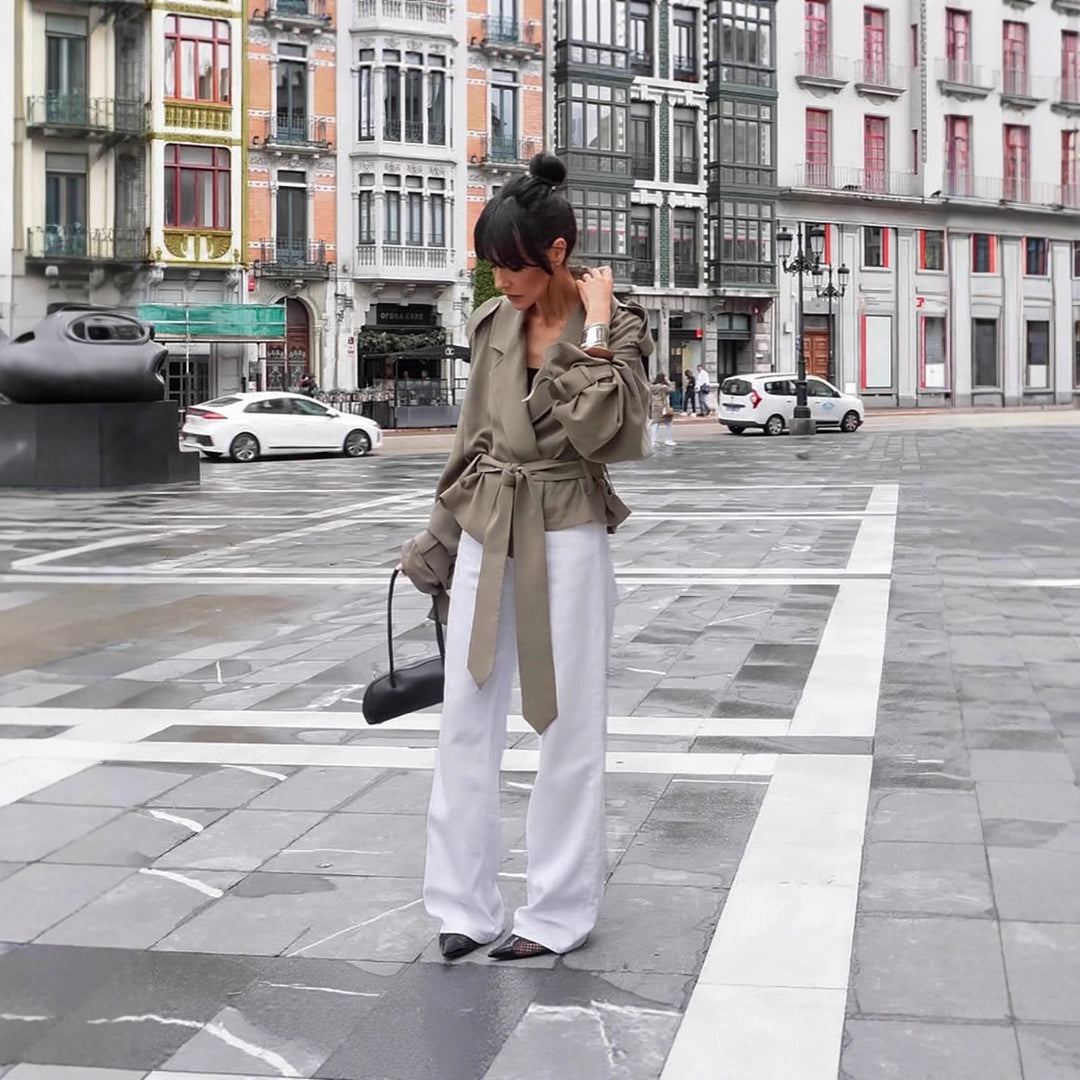 Damer Oversized Trenchcoat med figursydd bälte och voluminösa ärmar Mirla-Eva Jonsson