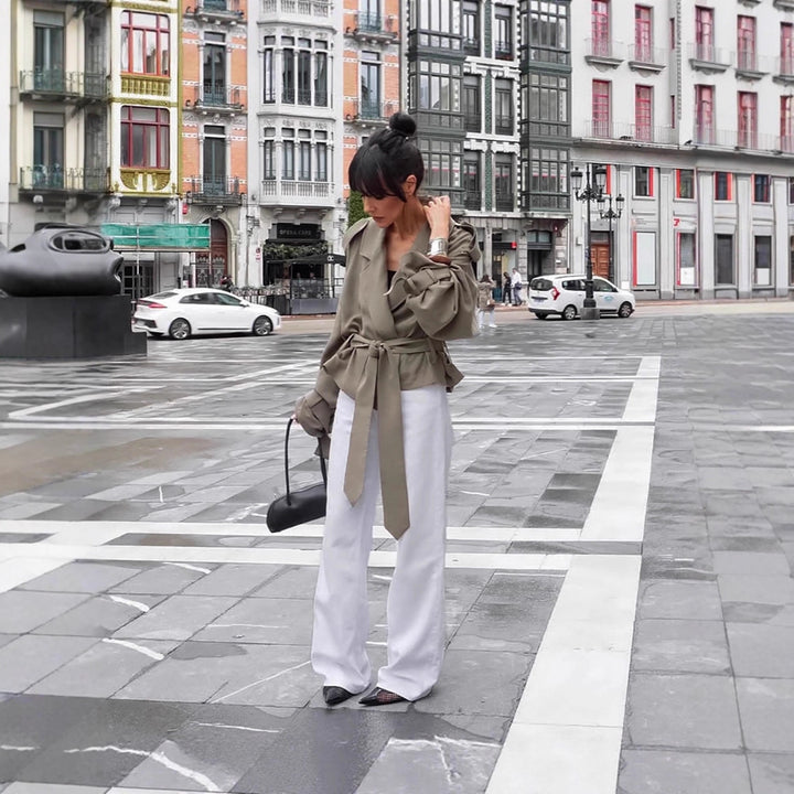 Damer Oversized Trenchcoat med figursydd bälte och voluminösa ärmar Mirla-Eva Jonsson