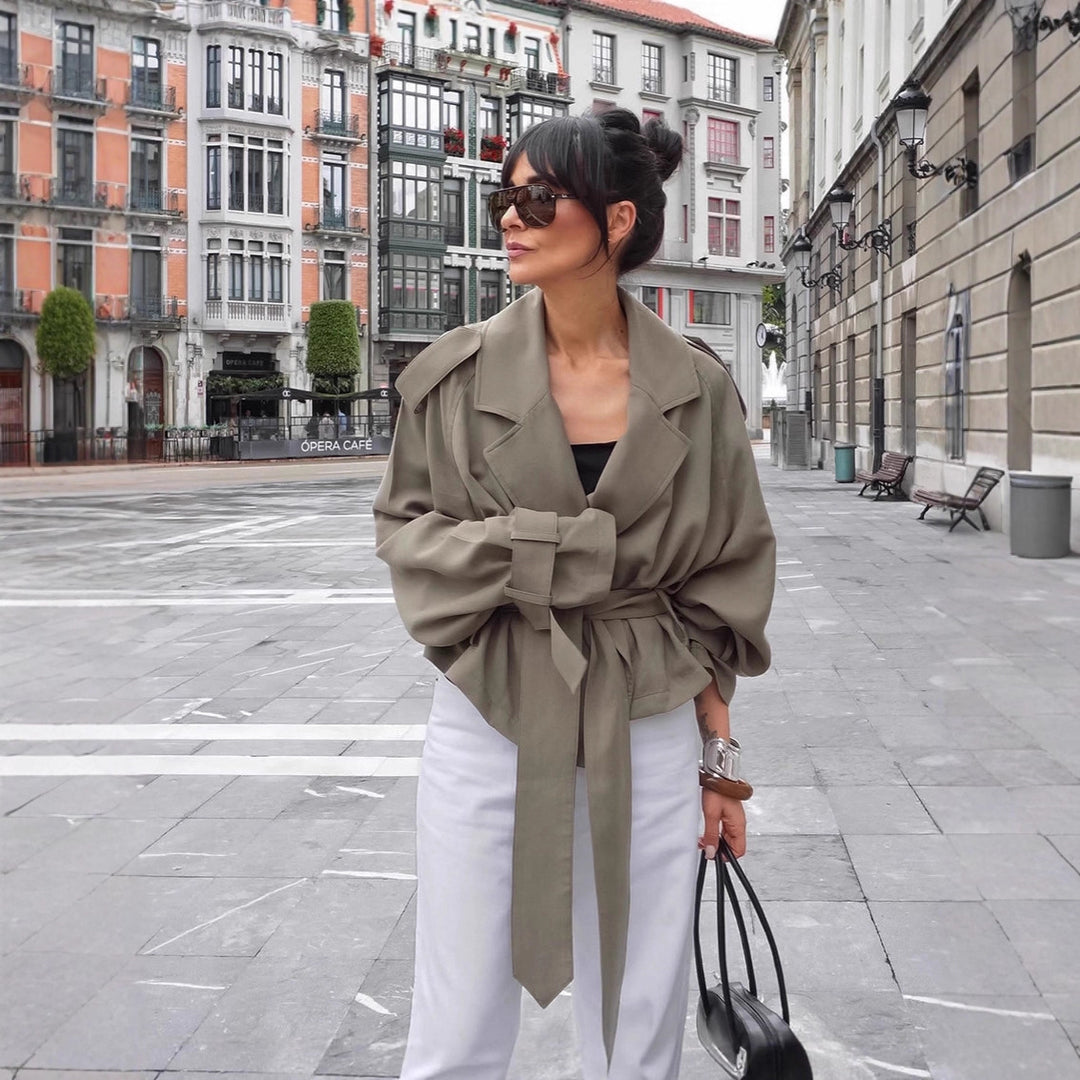 Damer Oversized Trenchcoat med figursydd bälte och voluminösa ärmar Mirla-Eva Jonsson