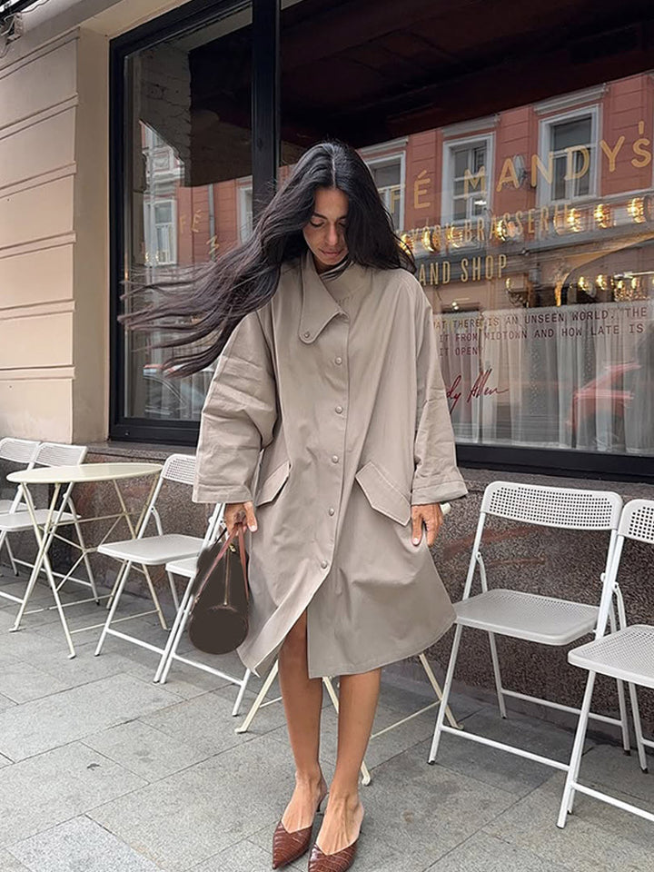 Damer Oversized Trenchcoat med minimalistiska knapppdetaljer Mirla-Eva Jonsson