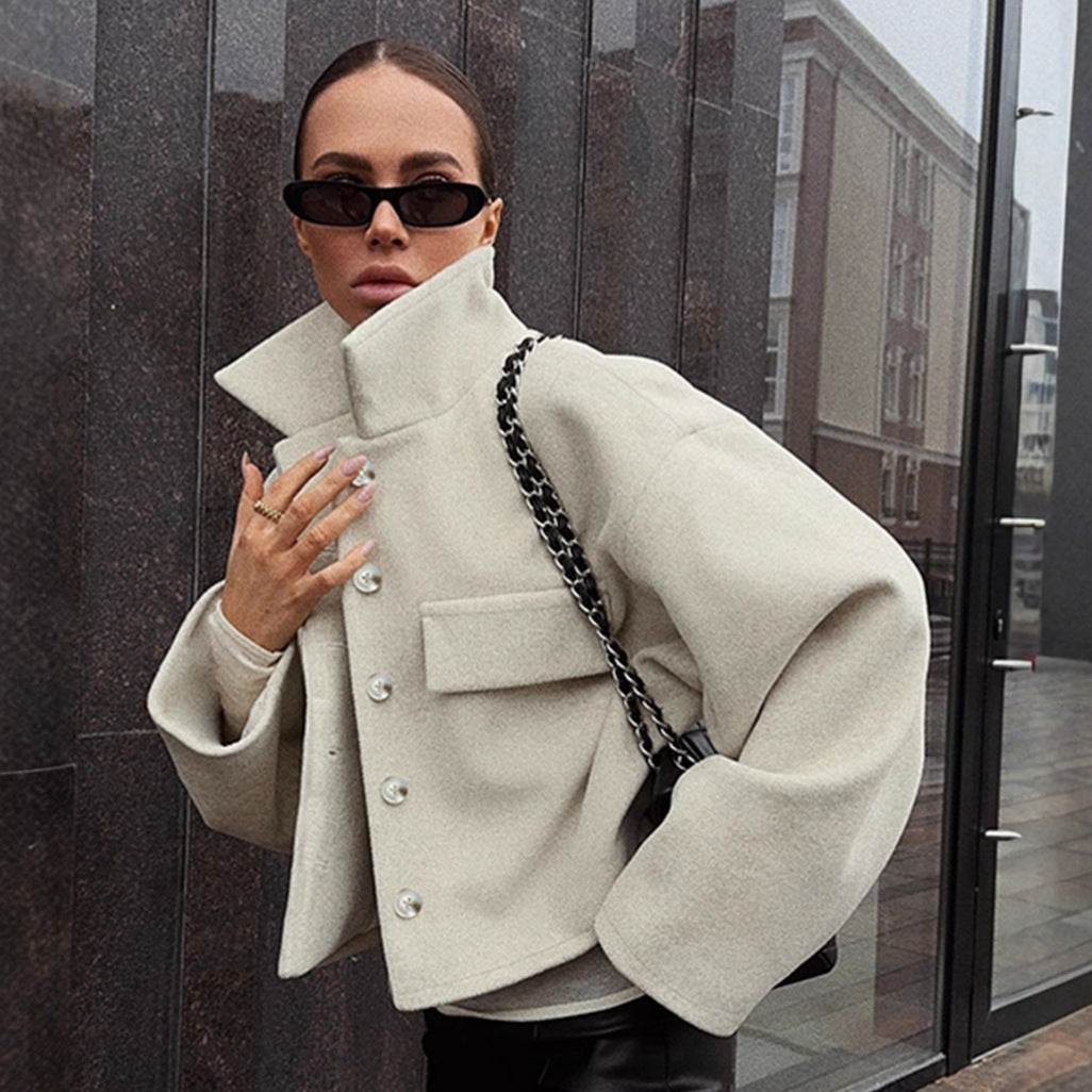 Damer Oversized Ulljacka med knapplist och praktiska fickor Mirla-Eva Jonsson