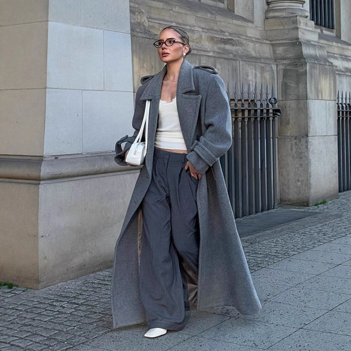 Damer Oversized Ullkappa med dekorativa knappryck Mirla-Eva Jonsson