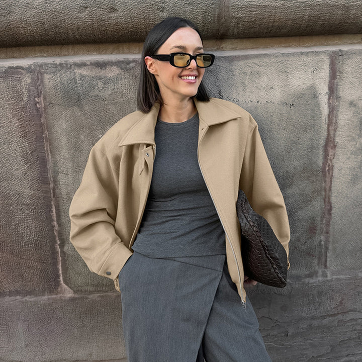 Damer Oversized bomullsjacka med ståkrage och praktiska fickor Mirla-Eva Jonsson