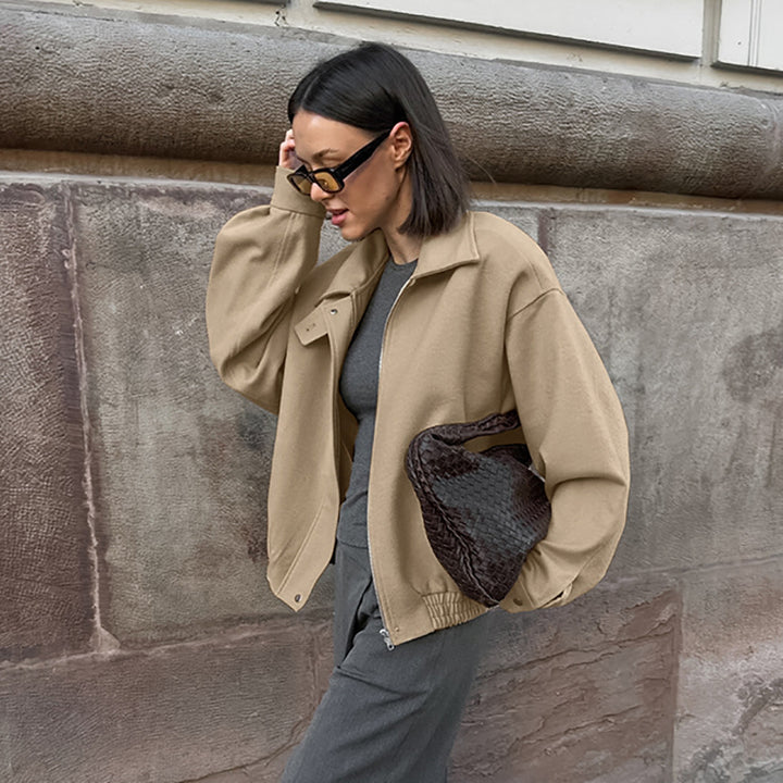 Damer Oversized bomullsjacka med ståkrage och praktiska fickor Mirla-Eva Jonsson