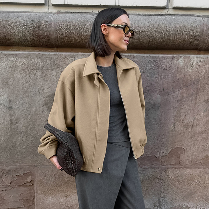 Damer Oversized bomullsjacka med ståkrage och praktiska fickor Mirla-Eva Jonsson