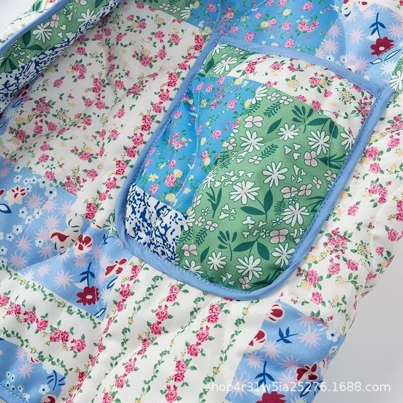 Damer Patchwork Vadderad Jacka med Blommönster och Praktiska Sidofickor Mirla-Eva Jonsson
