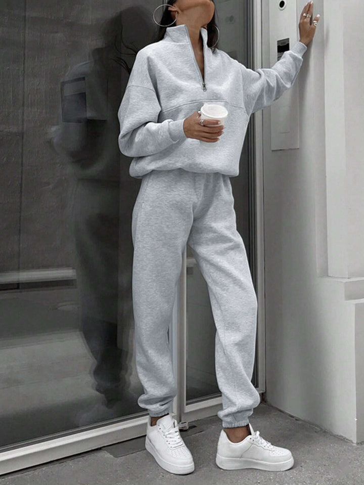 Damer Premium hooded sweat suit med hög krage Mirla-Eva Jonsson