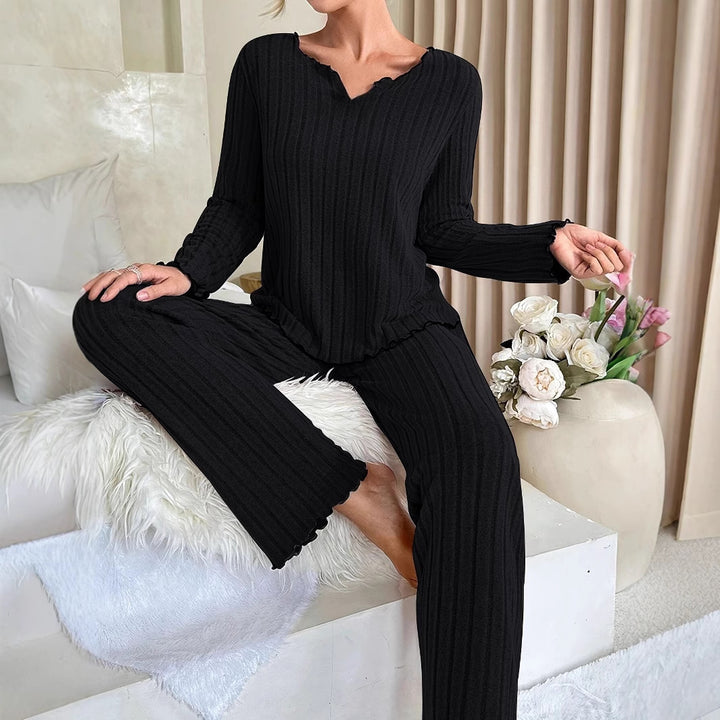 Damer Pyjamaset med eleganta volangdetaljer Mirla-Eva Jonsson