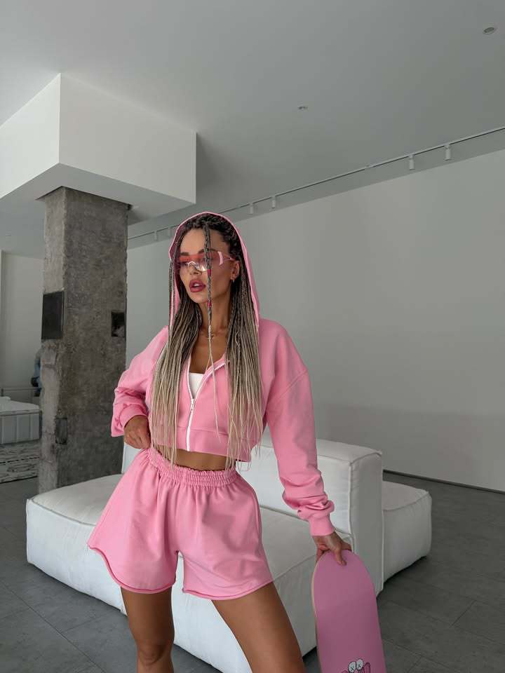 Damer Relaxed-Fit Loungewear-set med cropped topp och bekväma shorts Mirla-Eva Jonsson