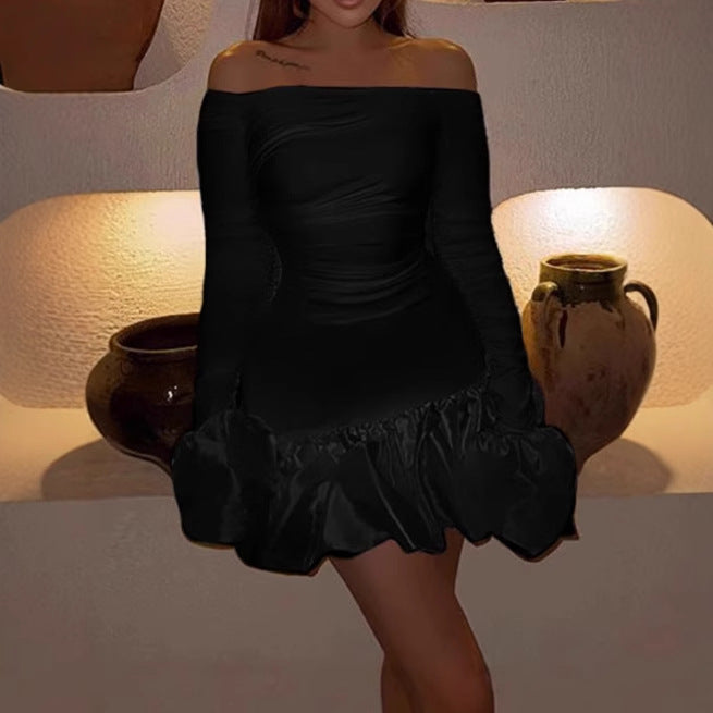 Damer Romantisk Off-Shoulder Miniklänning med Puffärmar och Volangkant Mirla-Eva Jonsson