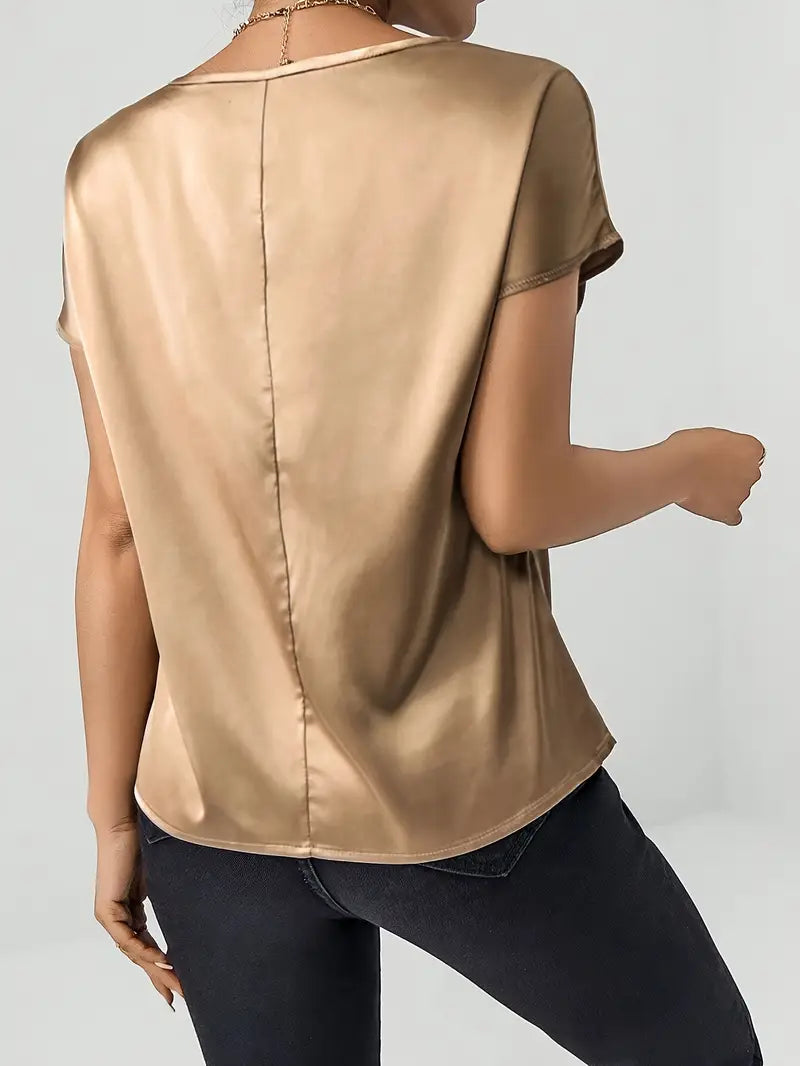 Damer Satin T-shirt med Elegant Vattenfallsutskärning och Enkla Detaljer Mirla-Eva Jonsson