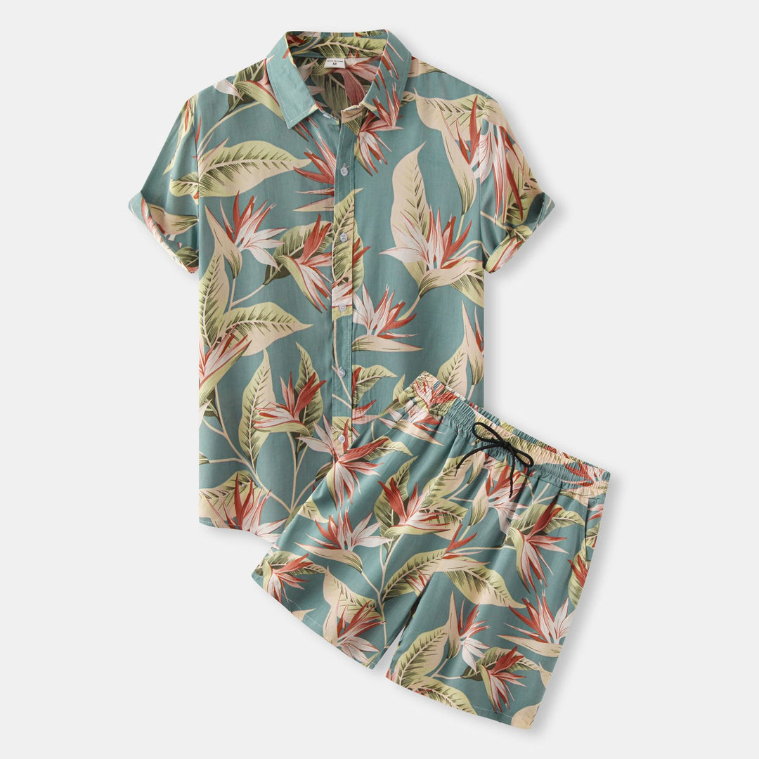 Damer Set bestående av luftig kortärmad skjorta och bekväm shorts med blommönster Mirla-Eva Jonsson