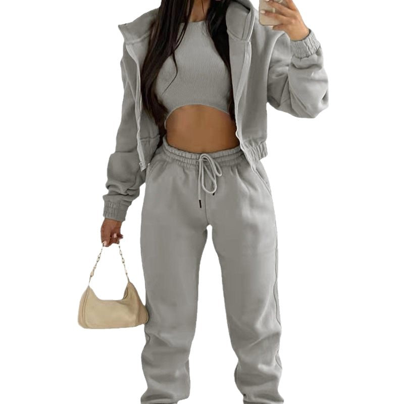 Damer Set med kort sportjacka och crop-top Mirla-Eva Jonsson