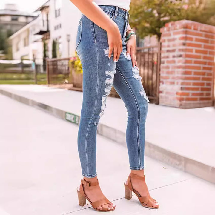 Damer Skinny Jeans med fashionabla Destroyed-effekter Mirla-Eva Jonsson