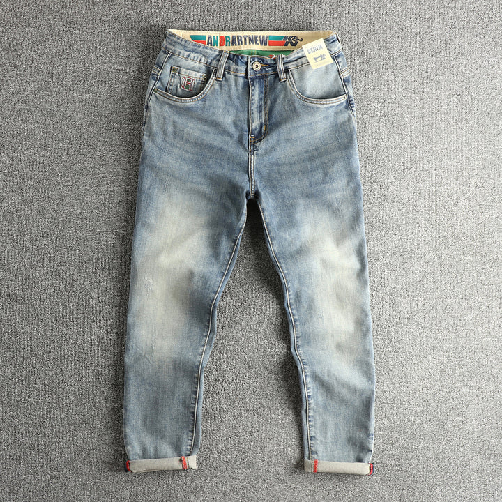 Damer Slim-Fit Jeans med modernt förstört utseende och praktisk uppvikning Mirla-Eva Jonsson