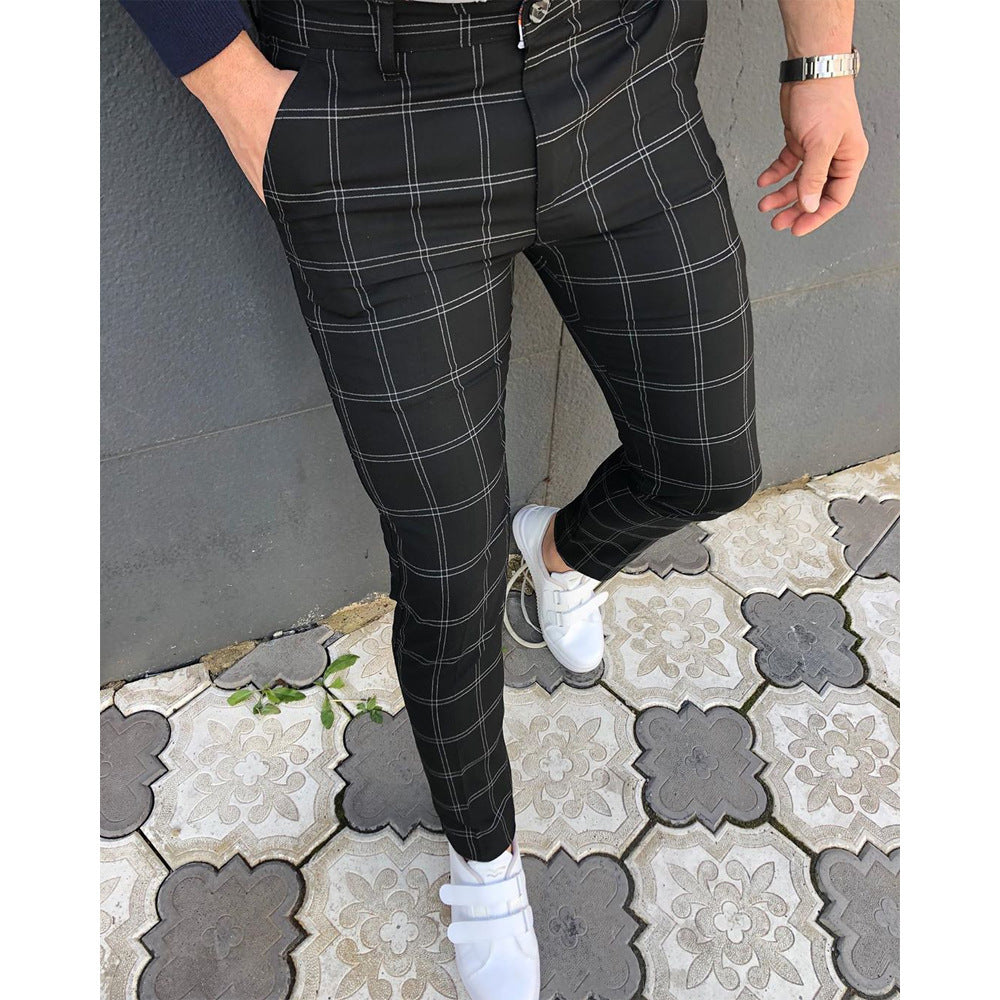 Damer Slim-Fit Rutiga Byxor med elastisk midja och modernt design Mirla-Eva Jonsson