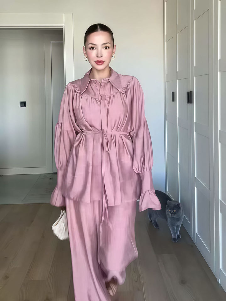 Damer Snygg blus och vida byxor i elegant stil Mirla-Eva Jonsson