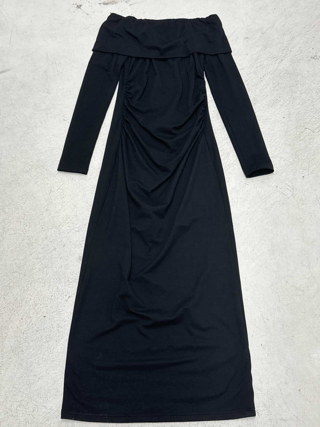 Damer Snygg kvällsklänning med Off-Shoulder design Mirla-Eva Jonsson