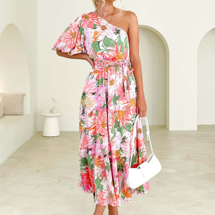 Damer Sommar Maxiklänning med asymmetrisk skärning och blommönster Eva Jonsson-Eva Jonsson