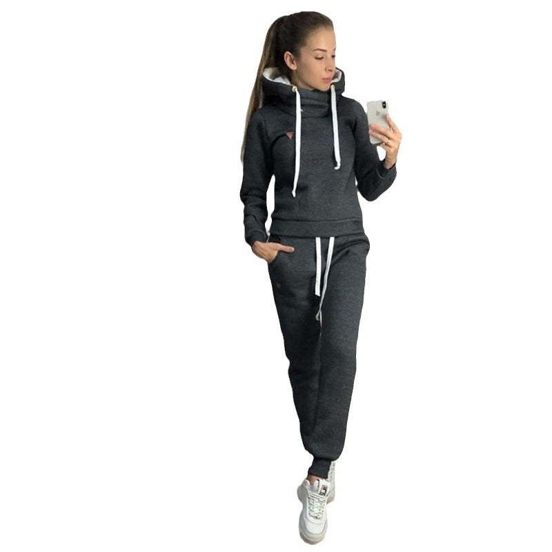 Damer Sportig Hoodie med hög krage och stiliga detaljer Mirla-Eva Jonsson