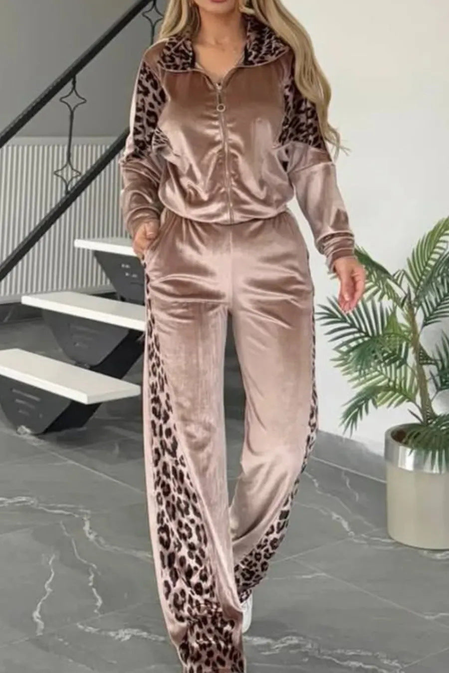 Damer Sportig Lounge-set med elegant leopardmönster Mirla-Eva Jonsson