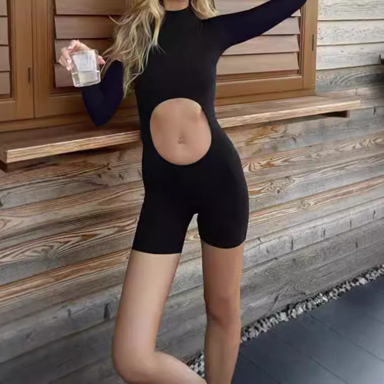 Damer Sportig heldräkt med hög krage och innovativt cut-out Mirla-Eva Jonsson