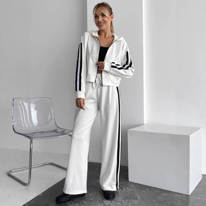 Damer Sportig huvtröja med elegant snitt av Mirla-Eva Jonsson