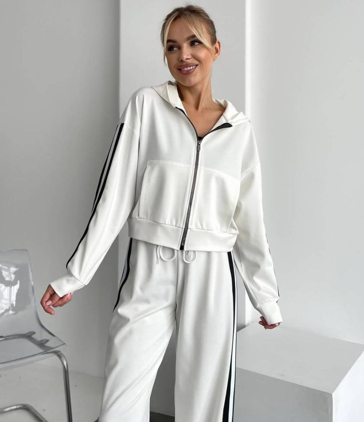 Damer Sportig huvtröja med elegant snitt av Mirla-Eva Jonsson