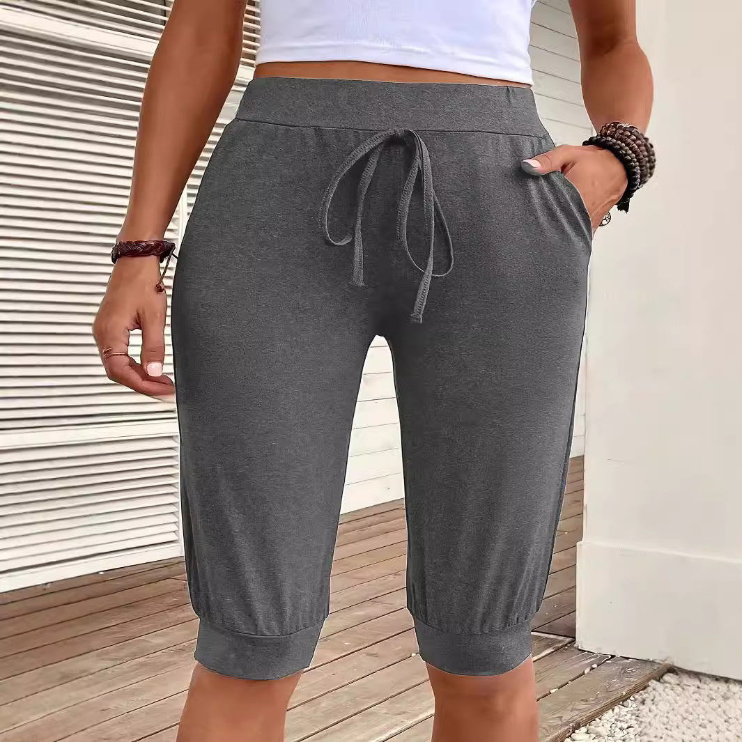 Damer Sportiga Kapuhbyxor i Lätt Design med Dekorativ Snörning Mirla-Eva Jonsson