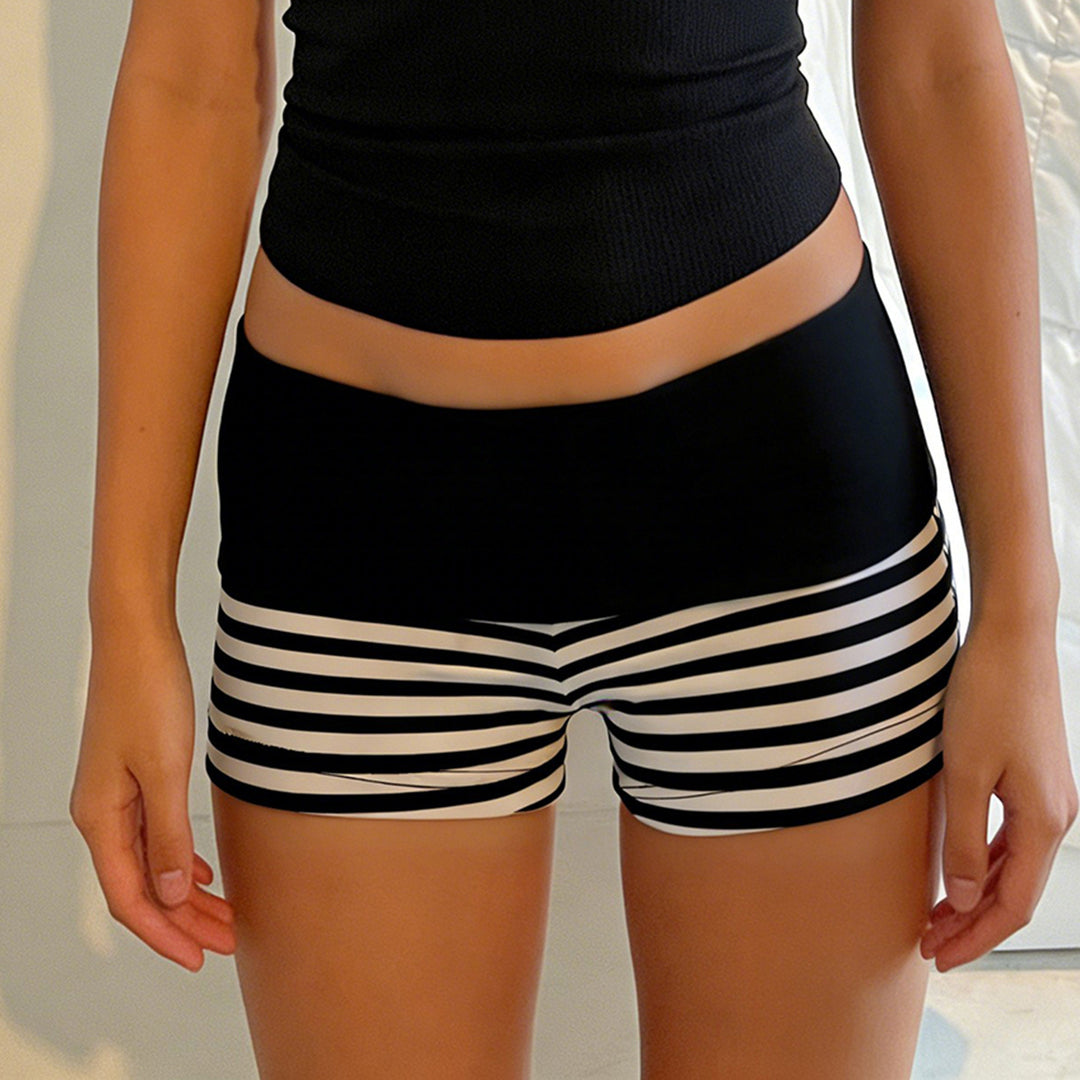 Damer Sportiga shorts med bred elastisk midja och modernt randmönster Mirla-Eva Jonsson