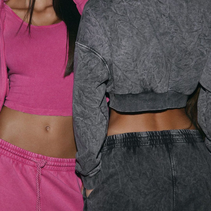 Damer Sportigt Crop-Topp och avslappnad Joggingbyxor Set Mirla-Eva Jonsson