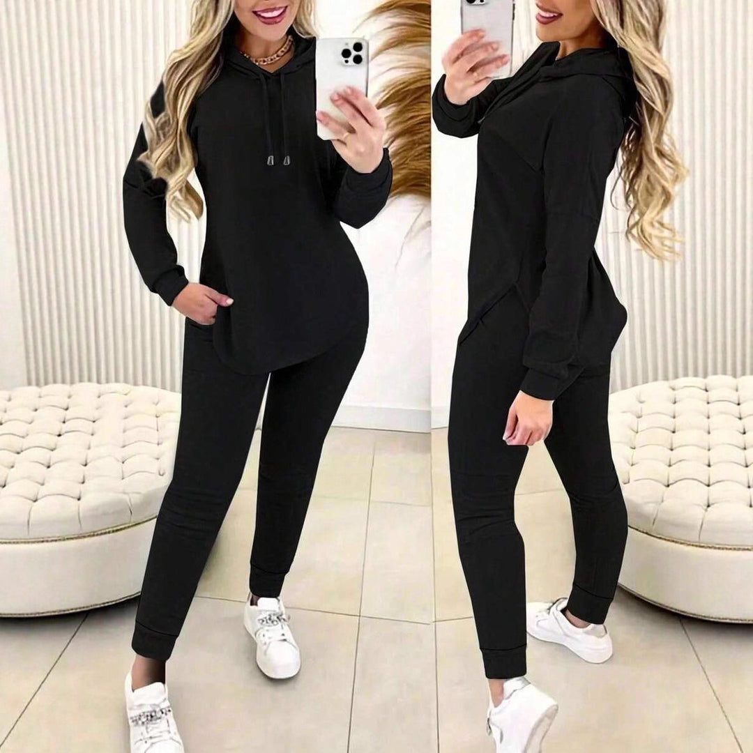 Damer Sportigt Fritidsset med Hoodie och Bekväma Joggingbyxor Mirla-Eva Jonsson