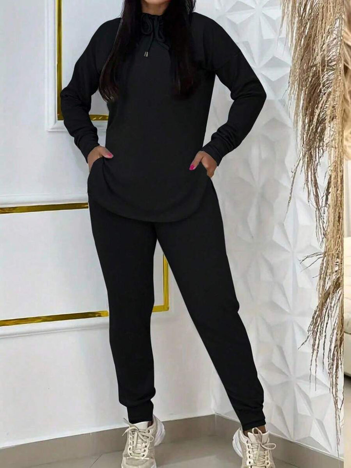 Damer Sportigt Fritidsset med Hoodie och Bekväma Joggingbyxor Mirla-Eva Jonsson