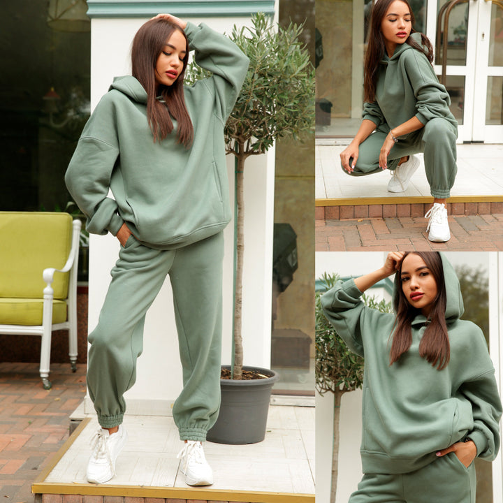 Damer Sportigt Hoodie- och Joggingbyxor-set i avslappnad design med huva Mirla-Eva Jonsson