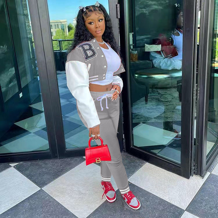 Damer Sportigt Oversized Fritidsset med Cropped Jacka och Joggingbyxor Mirla-Eva Jonsson