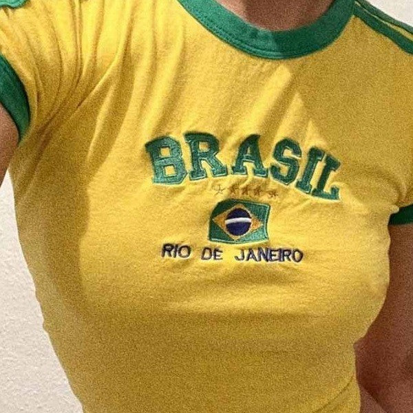 Damer Sportigt T-shirt med brasiljanskt motiv och sportig passform Mirla-Eva Jonsson