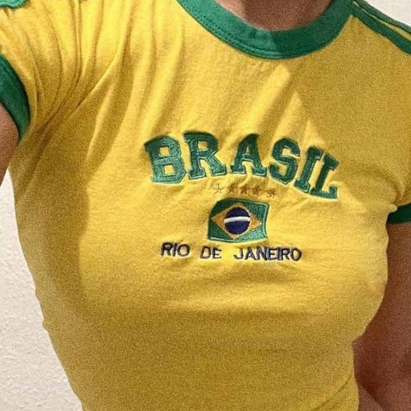 Damer Sportigt T-shirt med brasiljanskt motiv och sportig passform Mirla-Eva Jonsson