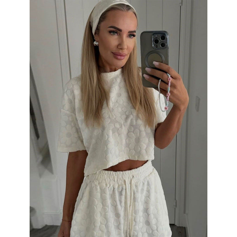 Damer Sportigt Tvådelat Set med Luftiga Shorts och T-shirt Mirla-Eva Jonsson